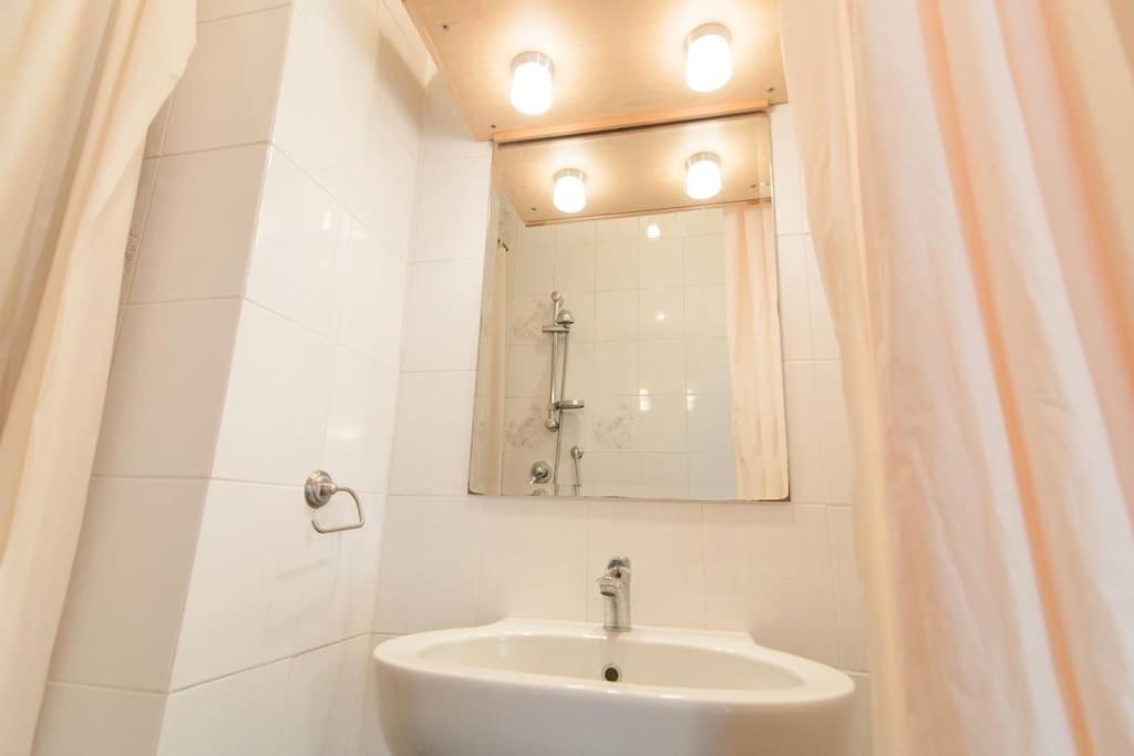 Romantic Apt In San Frediano フィレンツェ エクステリア 写真